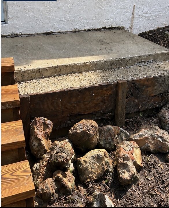 Retaining wall after cleaning in Longwood Florida